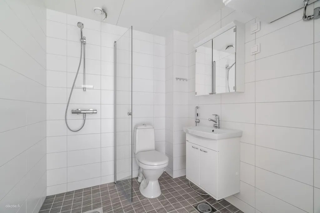 Bathrooms - Alcove Flat with Balcony in Tuusula
