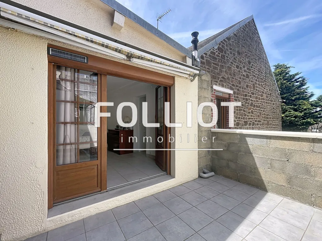 Terrazza - House with Terrace in Gavray Sur Sienne