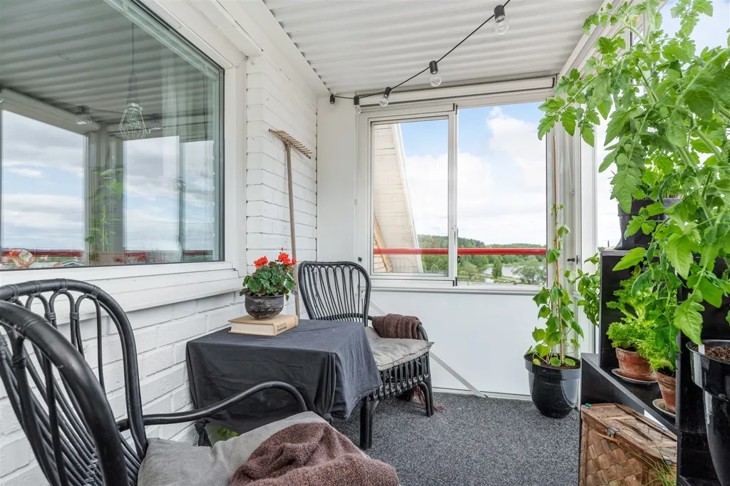 Balcon - Penthouse with Large Balcony in Solbacka