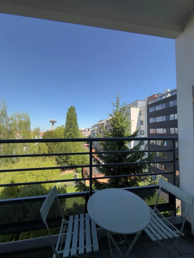 Balcon - Appartement Meublé avec Terrasse à Schaerbeek