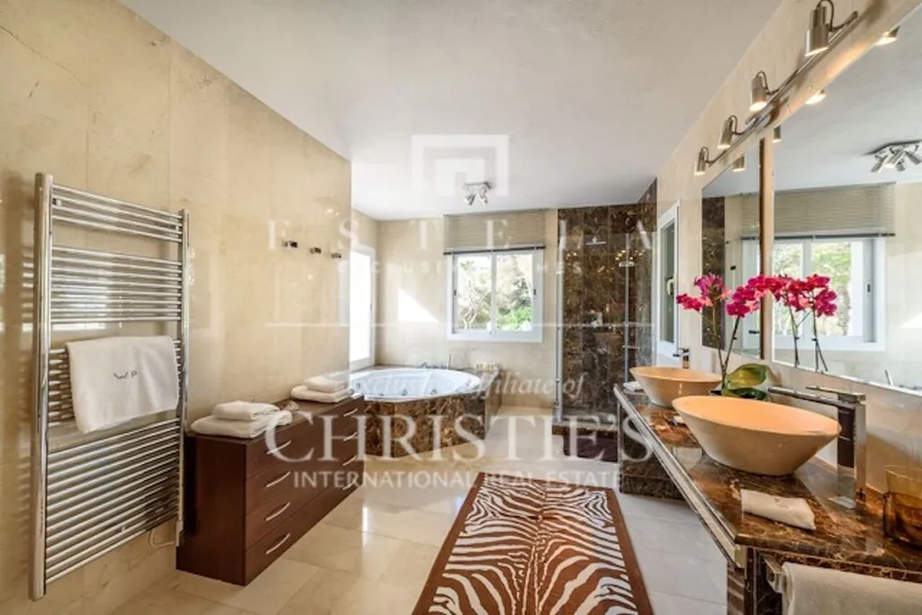 Salles de bain - Modern Villa with Sea View in Es Cubells