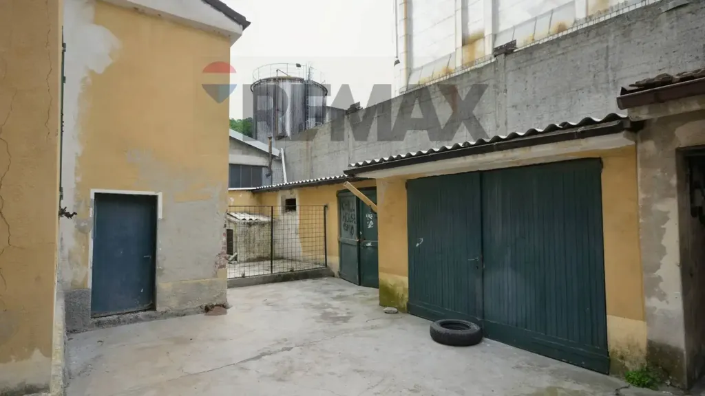 Garden - Independent House with Balcony in Carcare