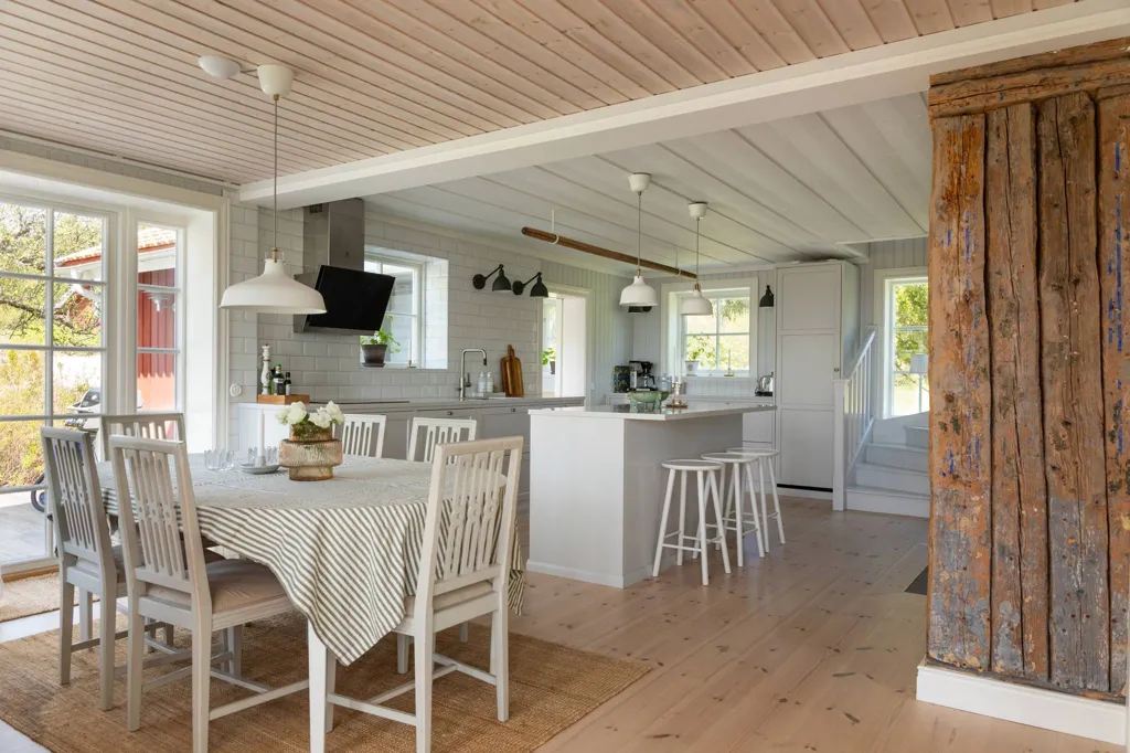Dining Room - Holiday Home with Sea View in Norrtälje