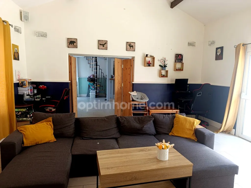 Elutuba - Atypical House with Studio in Village Centre