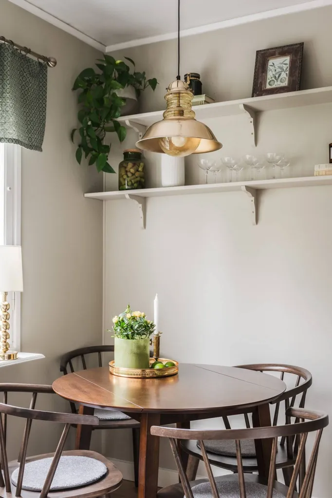 Salle à manger - Stylish Apartment with Garden Access in Gavle