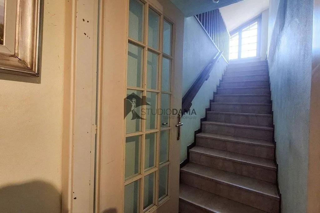 Stanze - Villa with Extensive Land in Collebeato