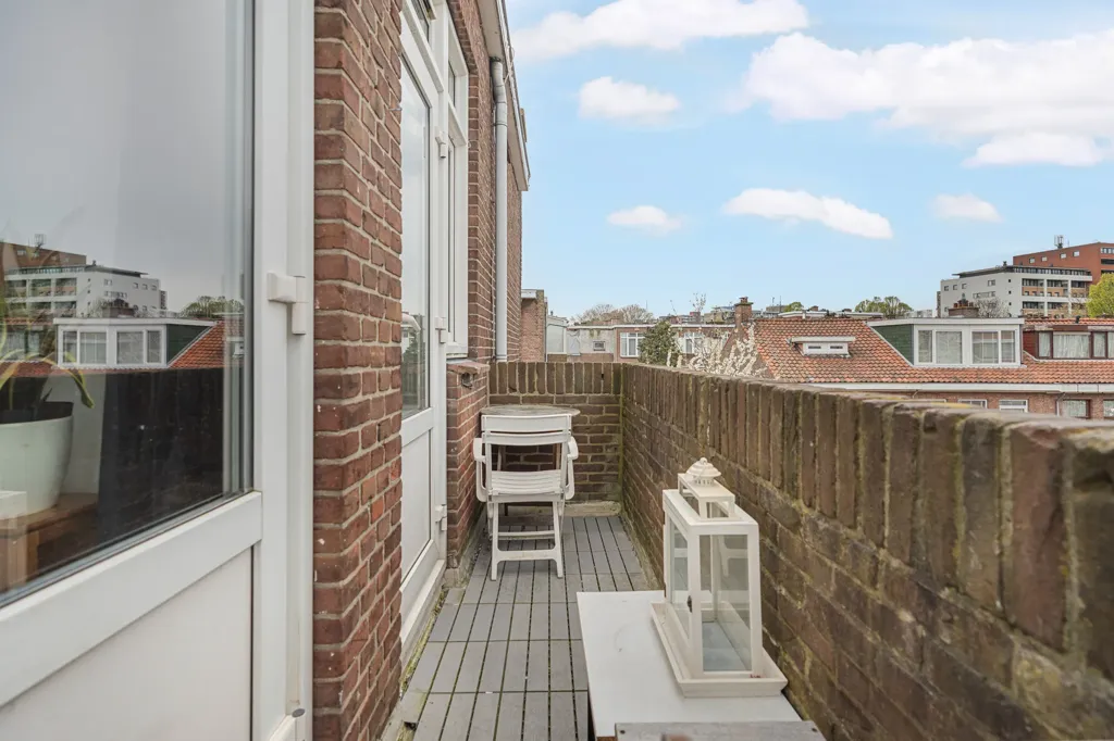 Balcone - Charming Upper Flat with Balcony in The Hague