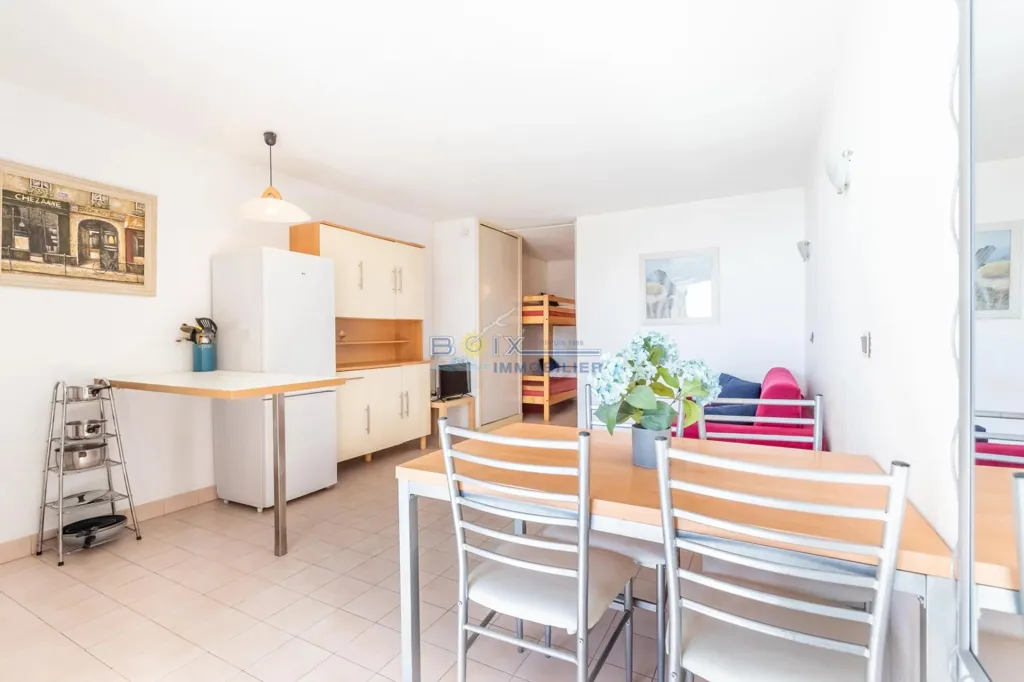 Dining Room - Studio with Sea View at La Corniche, Sète