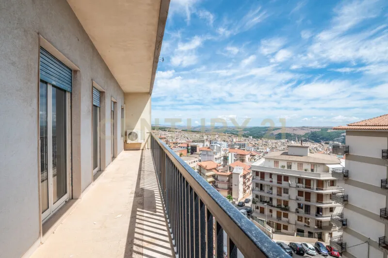 Rõdu - Panoramic Apartment with Balcony in Ragusa