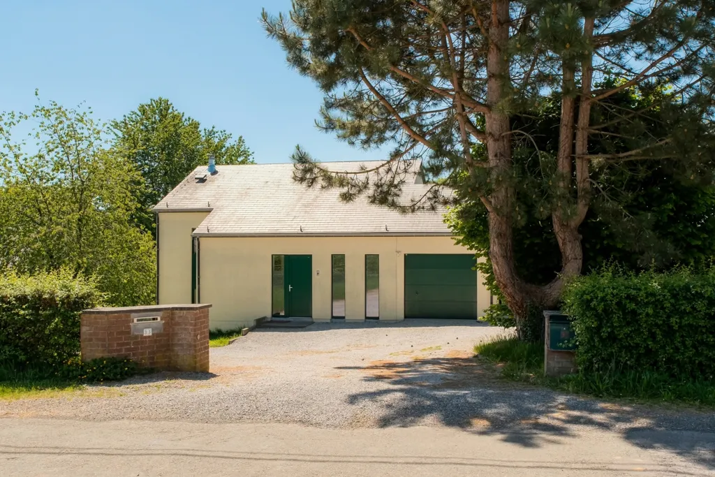 Extérieur - Maison 3 Chambres avec Jardin et Terrasse à Lesve