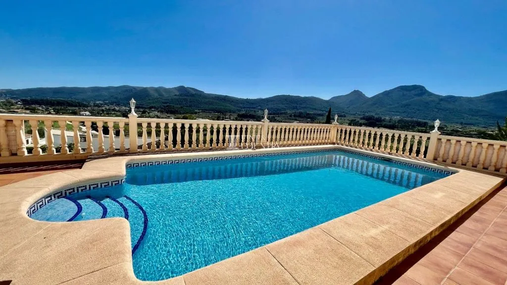 Piscine - Luxury Villa with Mountain Views in Jalón