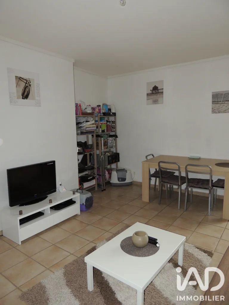 Soggiorno - City Centre 2-Bed Apartment in Arpajon