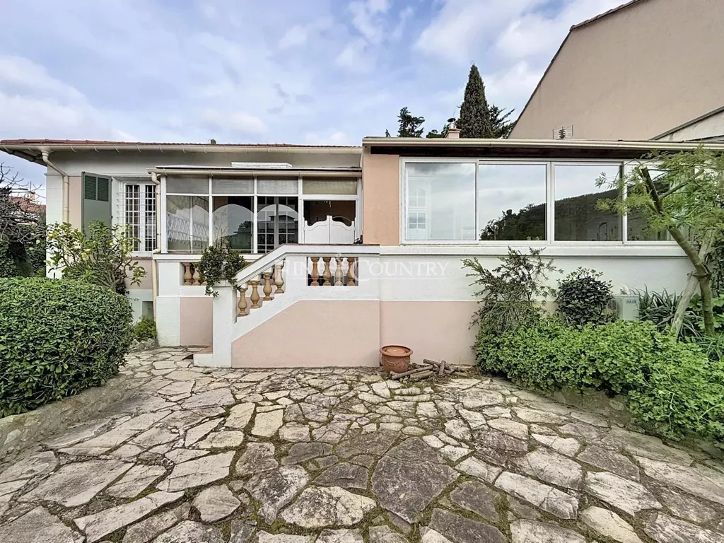 Terrass - 1930s Townhouse with Garden in Cannes