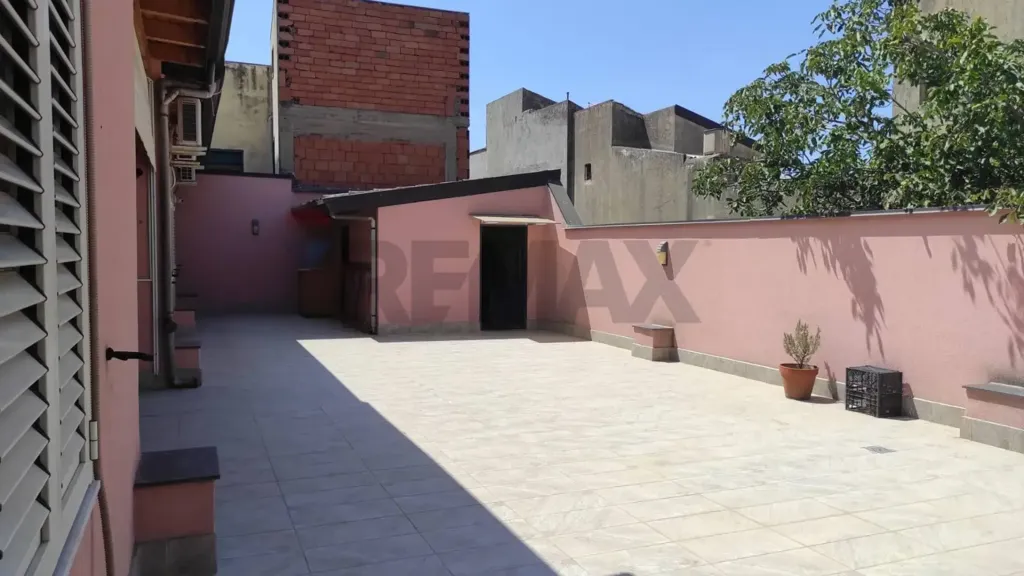 Aed - Independent House with Terrace in Paterno'