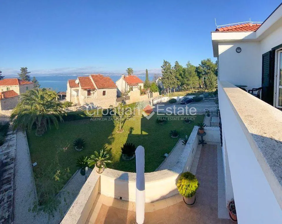 Terrass - Sea View House with Garden in Postira, Brač