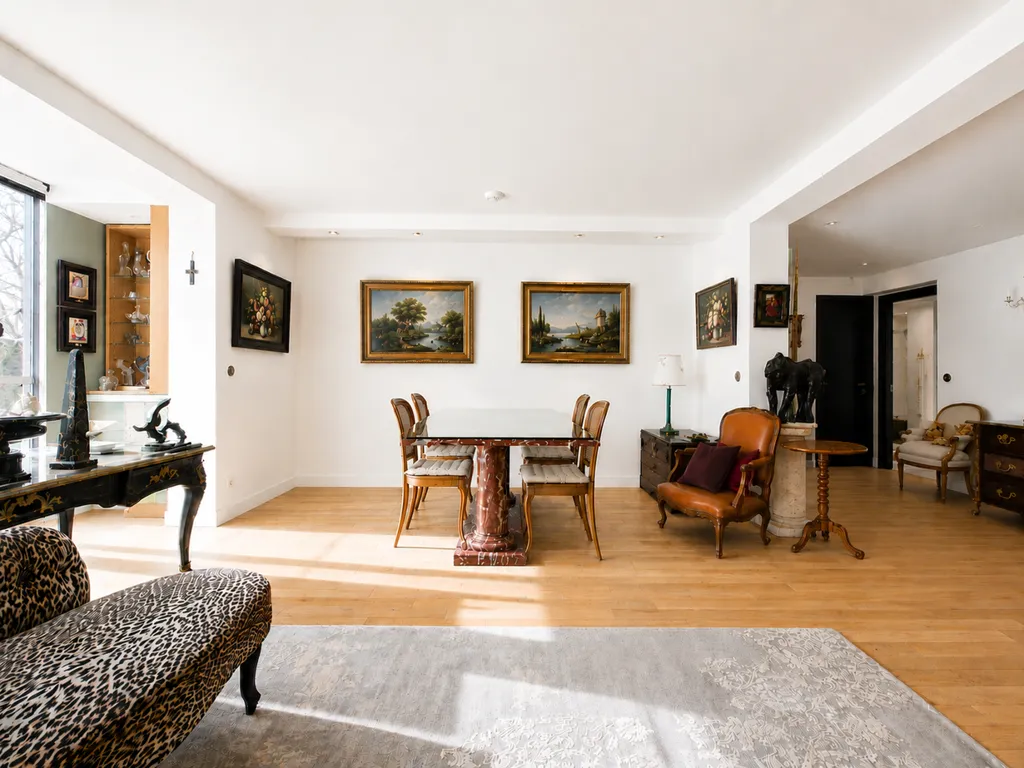 Salón - Apartment with Tour Eiffel View in Paris VIIème