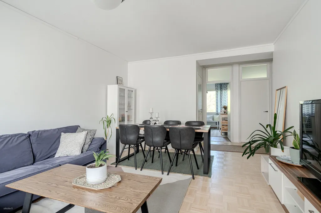 Séjour - Modernised Flat with Balcony in Vähäntuvantie