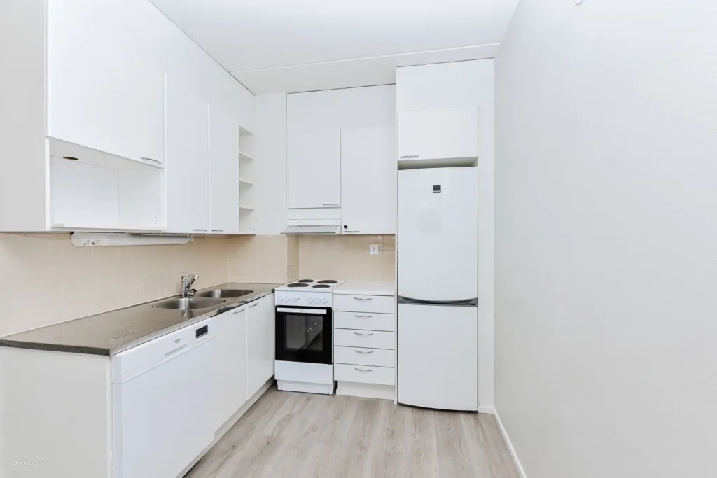 Köök - Apartment with Balcony in Pakkala