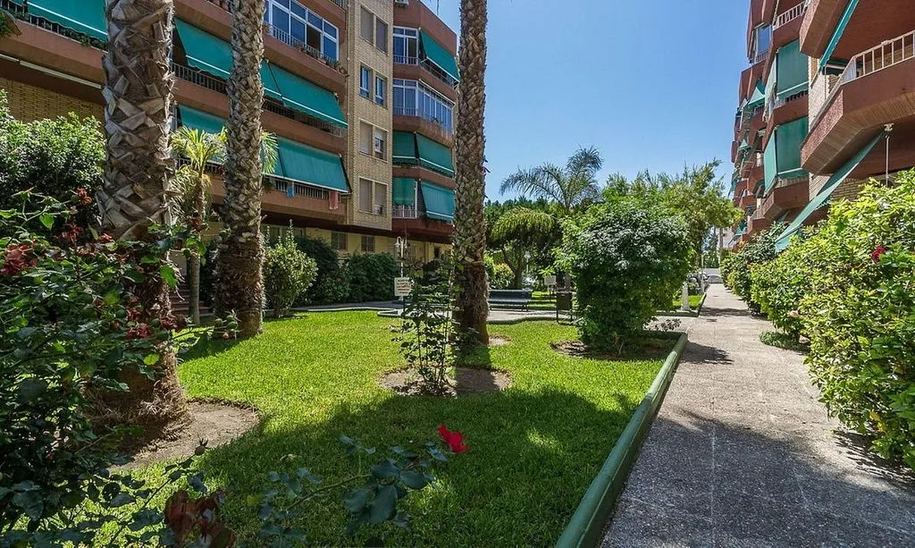 Aed - 2-Bed Flat with Pool on Avenida Europa, Almuñécar
