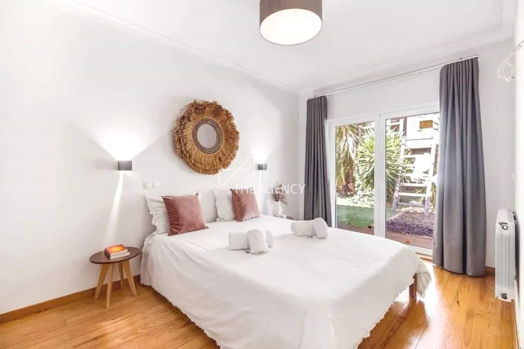 Bedrooms - Luxury Villa with Pool in Charneca de Caparica