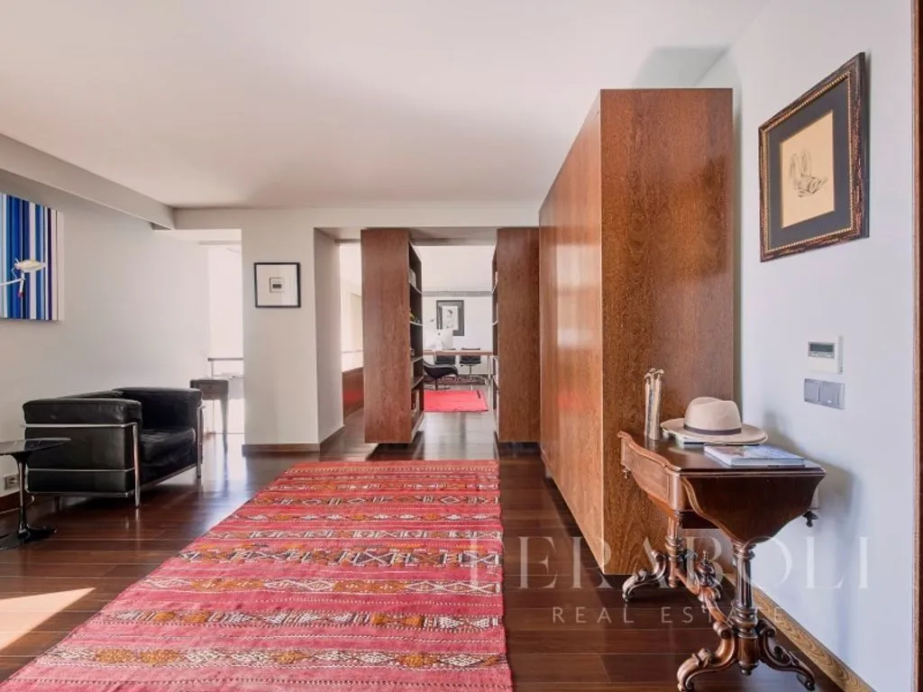Entrée - Luxury Duplex with River Views in Estrela, Lisbon