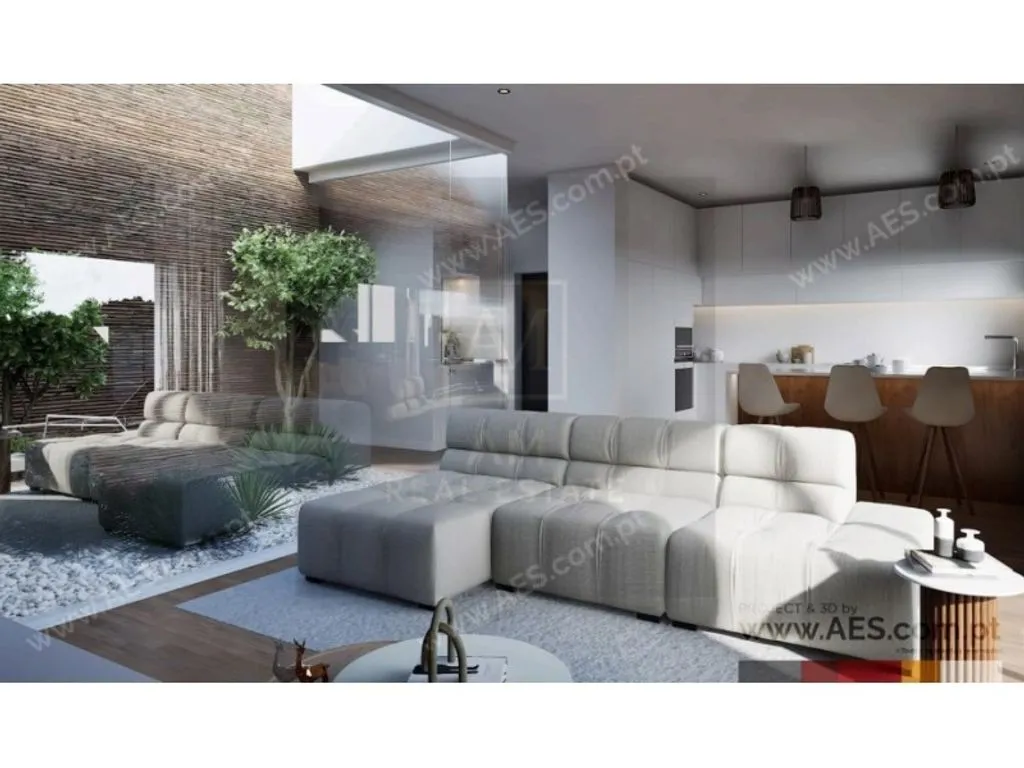 Contemporary Villa with Pool in Seixal