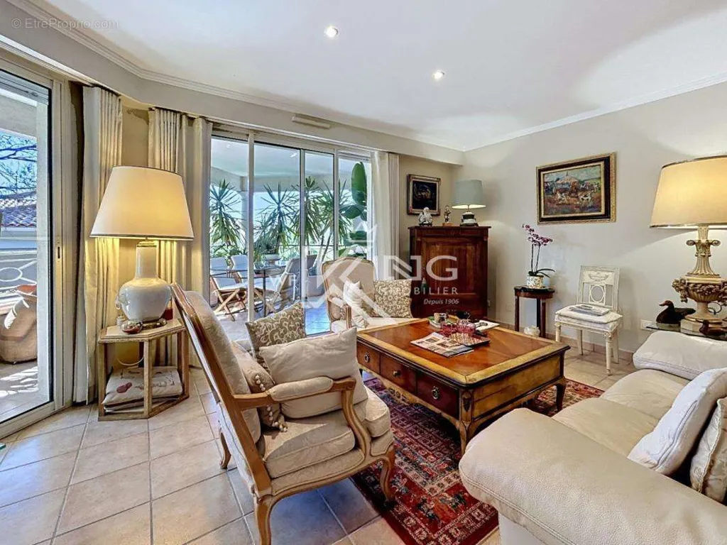 Elutuba - Apartment with Private Pool in Saint Raphael