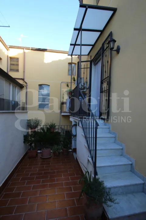 Terrass - Refurbished Triplex with Balcony in Catania