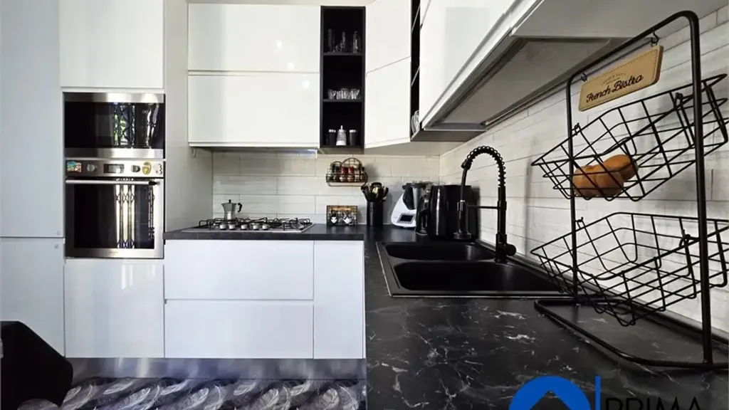 Kitchen - Villa with Two Gardens on Viale Donatelli, Terni