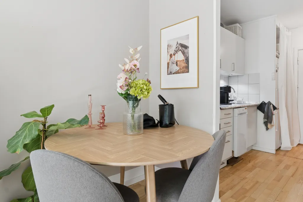 Söögituba - Central Flat with Optimal Space in Taastrup