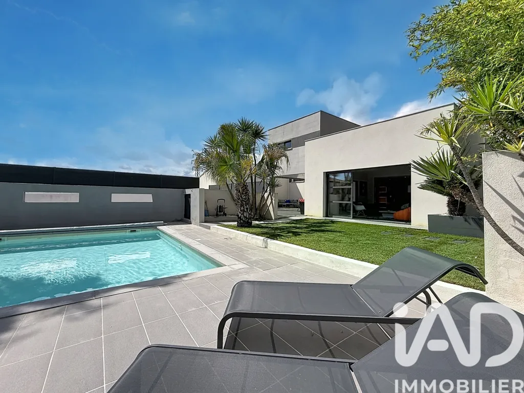 Piscine - Villa d'Architecte avec Piscine à Béziers