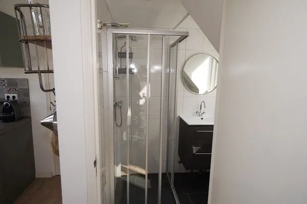 Vannitoad - Furnished Apartment with Balcony in Rotterdam