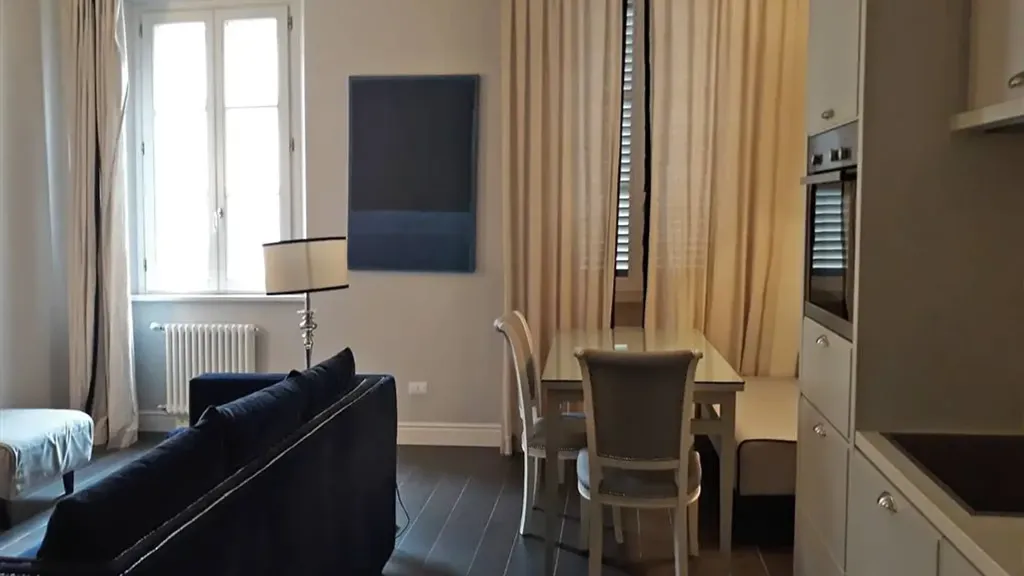 Elutuba - Modernised 2-Bedroom Flat in Florence