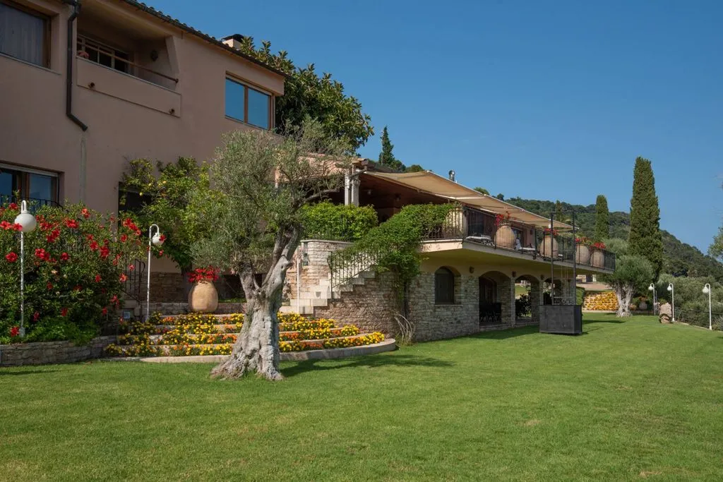 Garden - Mediterranean House with Sea Views in Begur