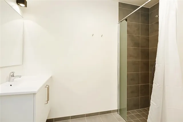 Salles de bain - Apartment with Digital Showcase in Ørbæk