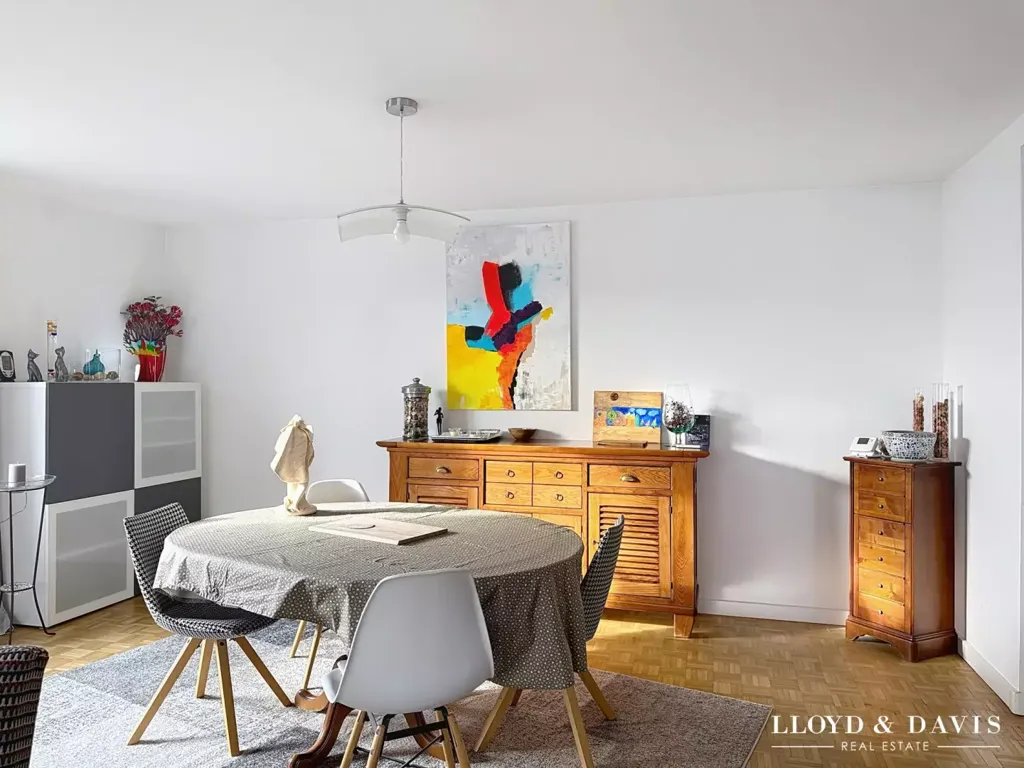 Dining Room - Renovated House with Garden in Royan