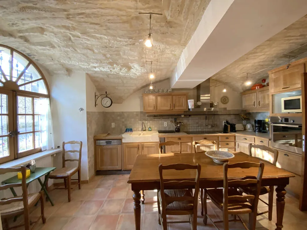 Cucina - Rustic Village House with Balcony in Barjac