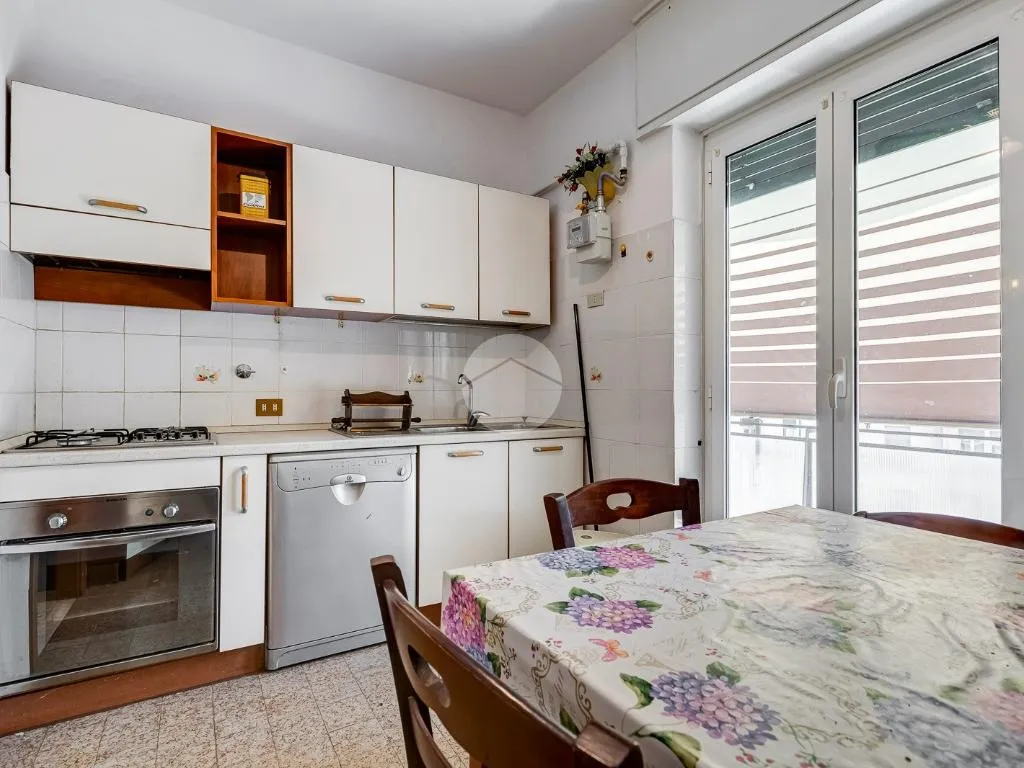 Cucina - 2-Bedroom Apartment with Balcony in Rome
