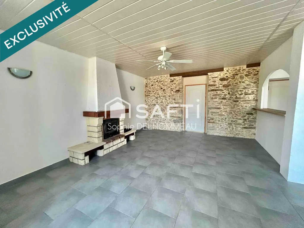 Living Room - Character House in St Paul Mont Penit