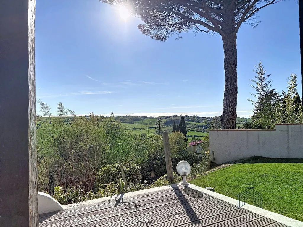 Terrasse - Maison avec Vue Panoramique à Lacroix-Falgarde