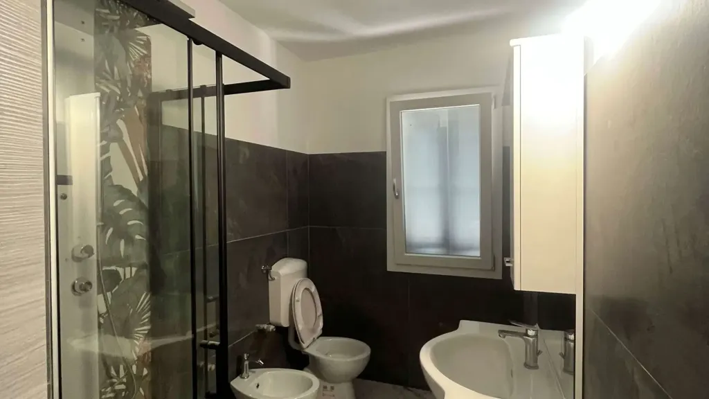 Salles de bain - Fully Rented Semi-Detached Villa in Bibbiano