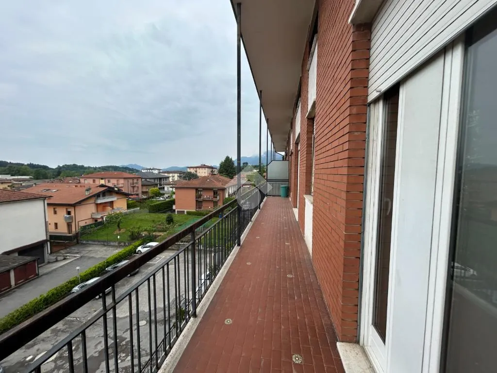 Rõdu - Quadrilocale with Balcony View in Sorisole
