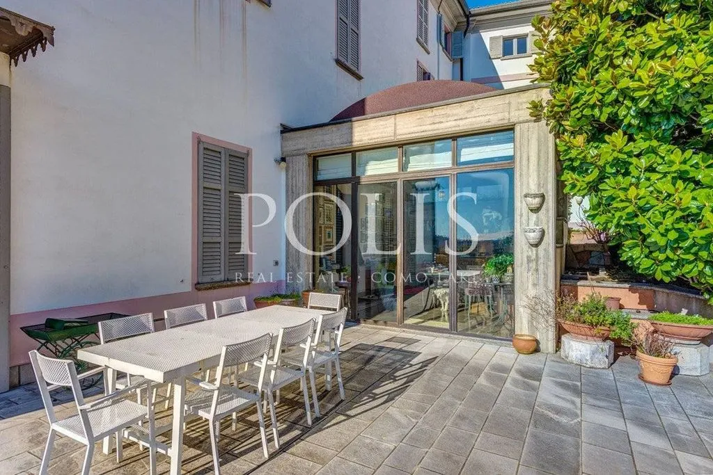 Terrass - Historic Villa with Lakeside Views in Como