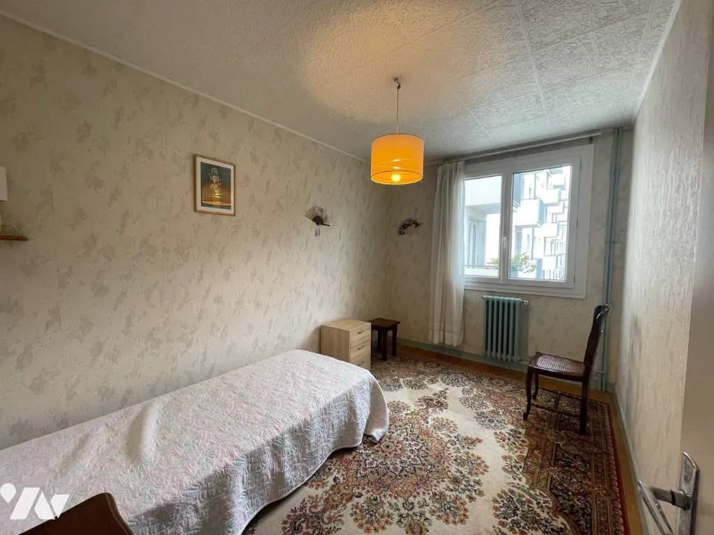Chambres - Appartement avec balcon et garage à Rennes