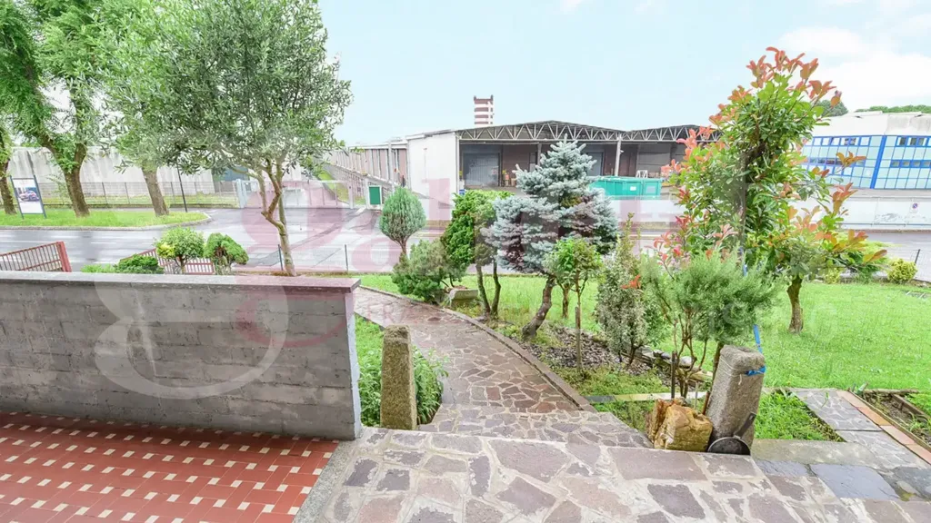 Aed - Villa with Garden in Cantù