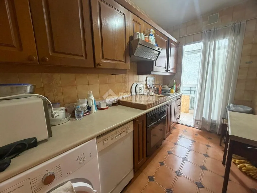 Cuisine - Two-Bedroom Flat in Central Madrid