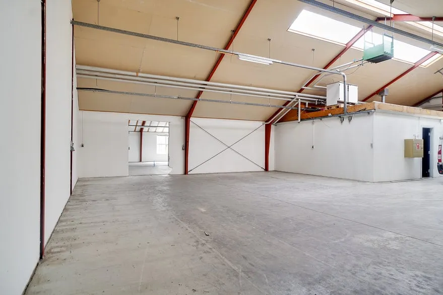 Garage - Warehouse with Office in Håndværkerbyen