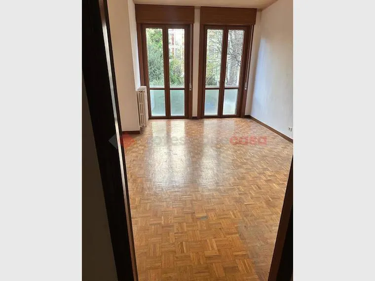 Pièces - Bright Apartment with City View in Rho