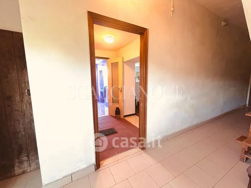 Entrée - Twin-Storey Apartment with Lake View in Netro