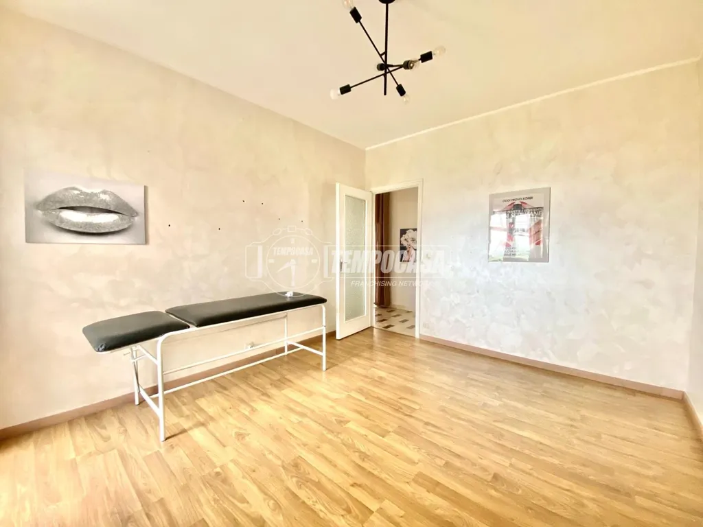 Magamistoad - Apartment with Terrace in Piazza Castello, Ciriè
